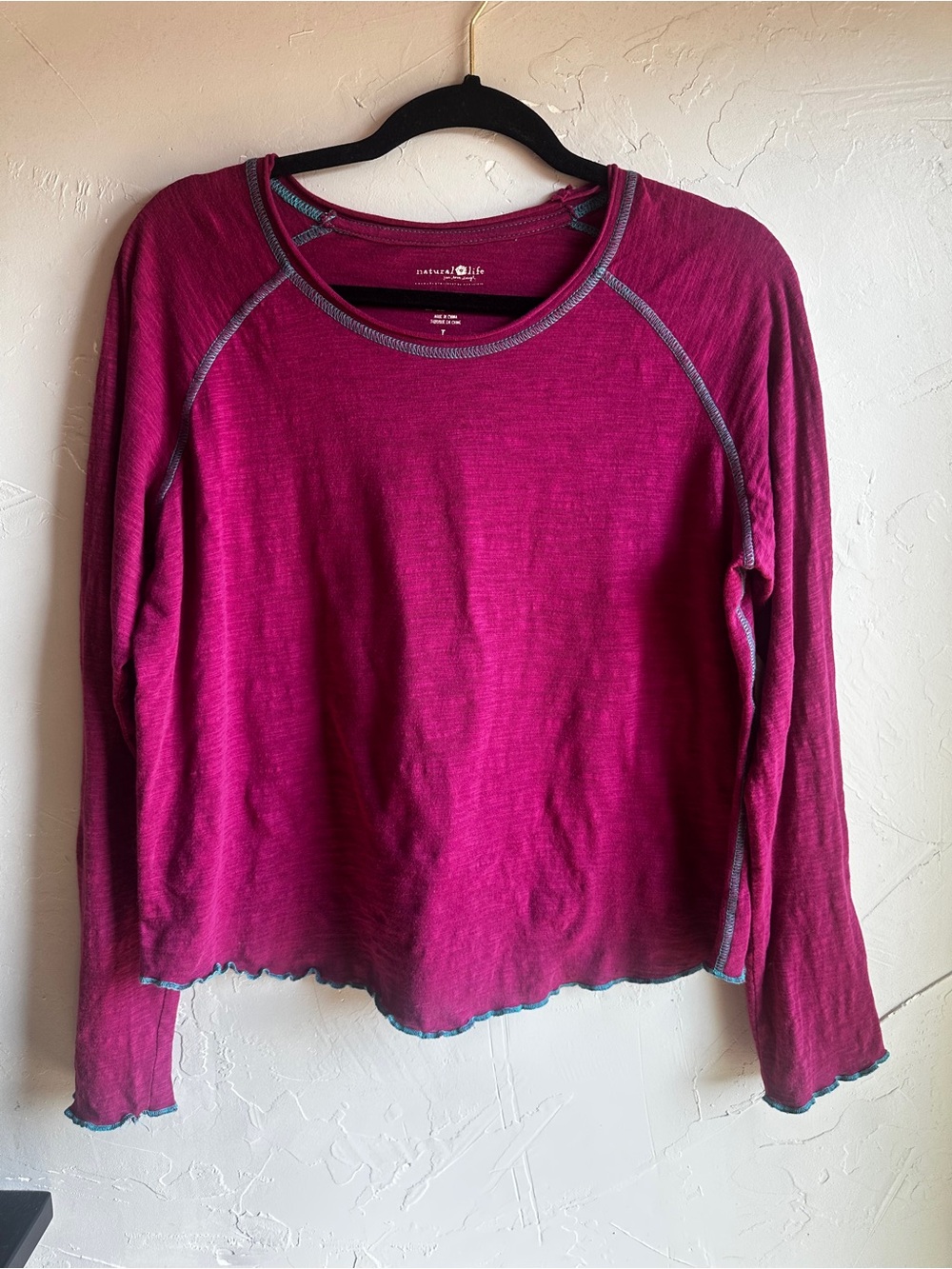 NATURAL LIFE Long Sleeve Tee in Berry with Teal Trim